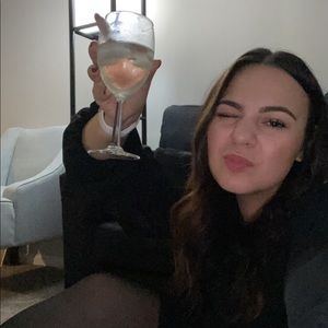 Meet your Posher, Hannah